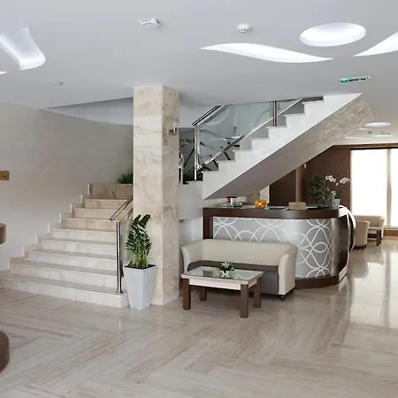 阿维尼加尼酒店 4*