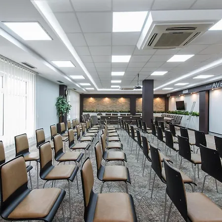 Hotel Garni Aveny 4*